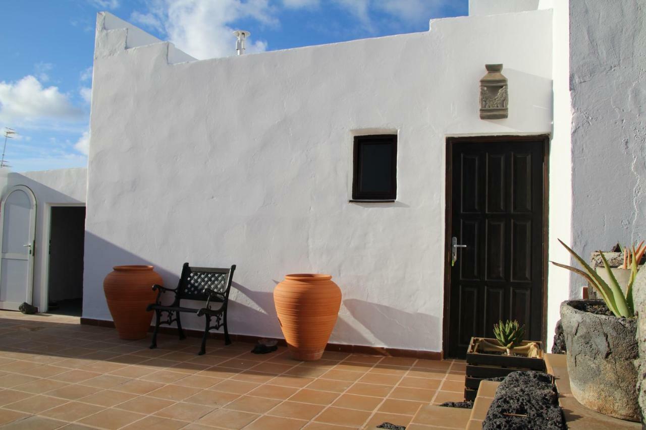 Casa Caldera Guiguan Villa Tinajo Esterno foto
