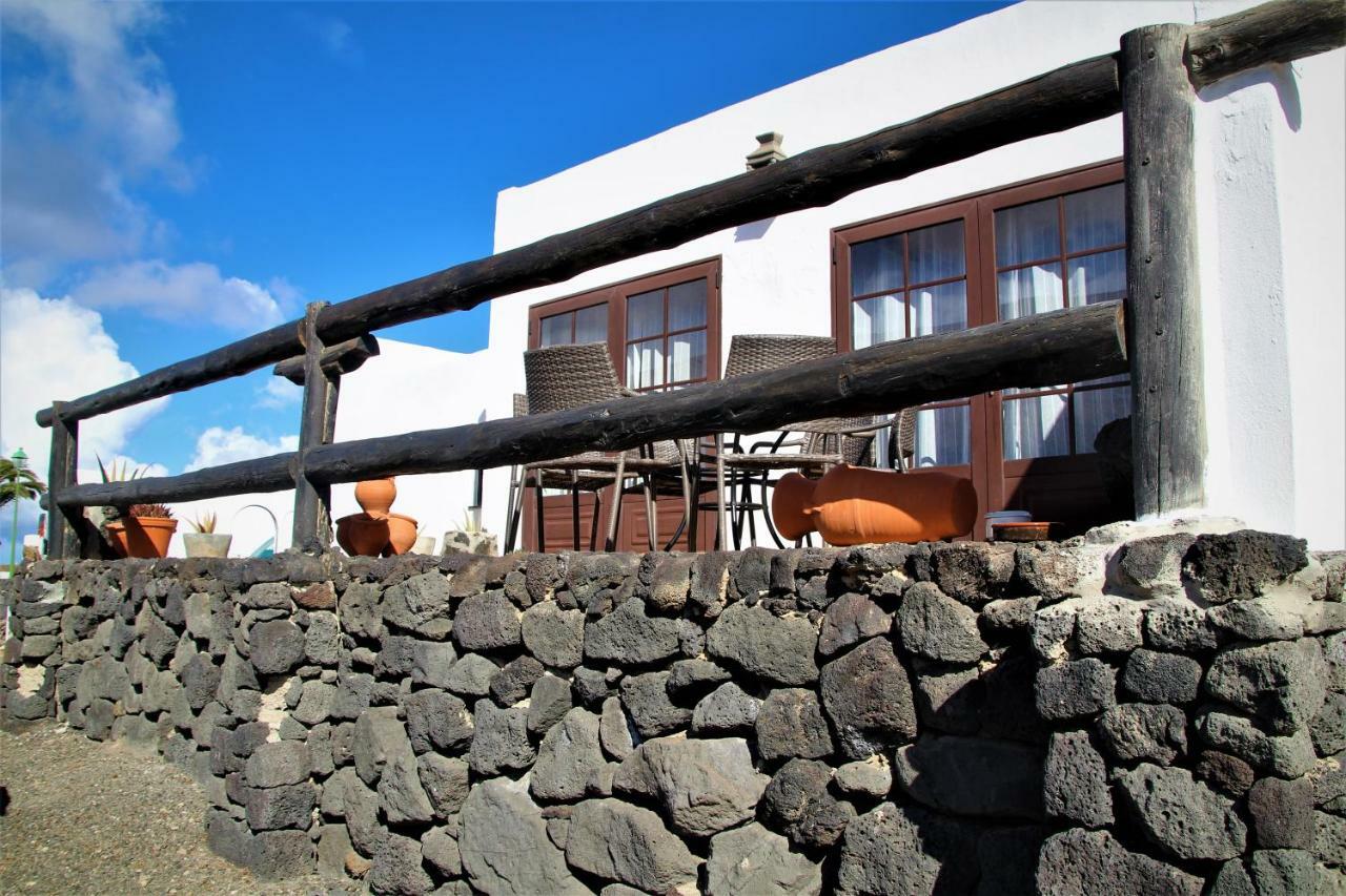 Casa Caldera Guiguan Villa Tinajo Esterno foto